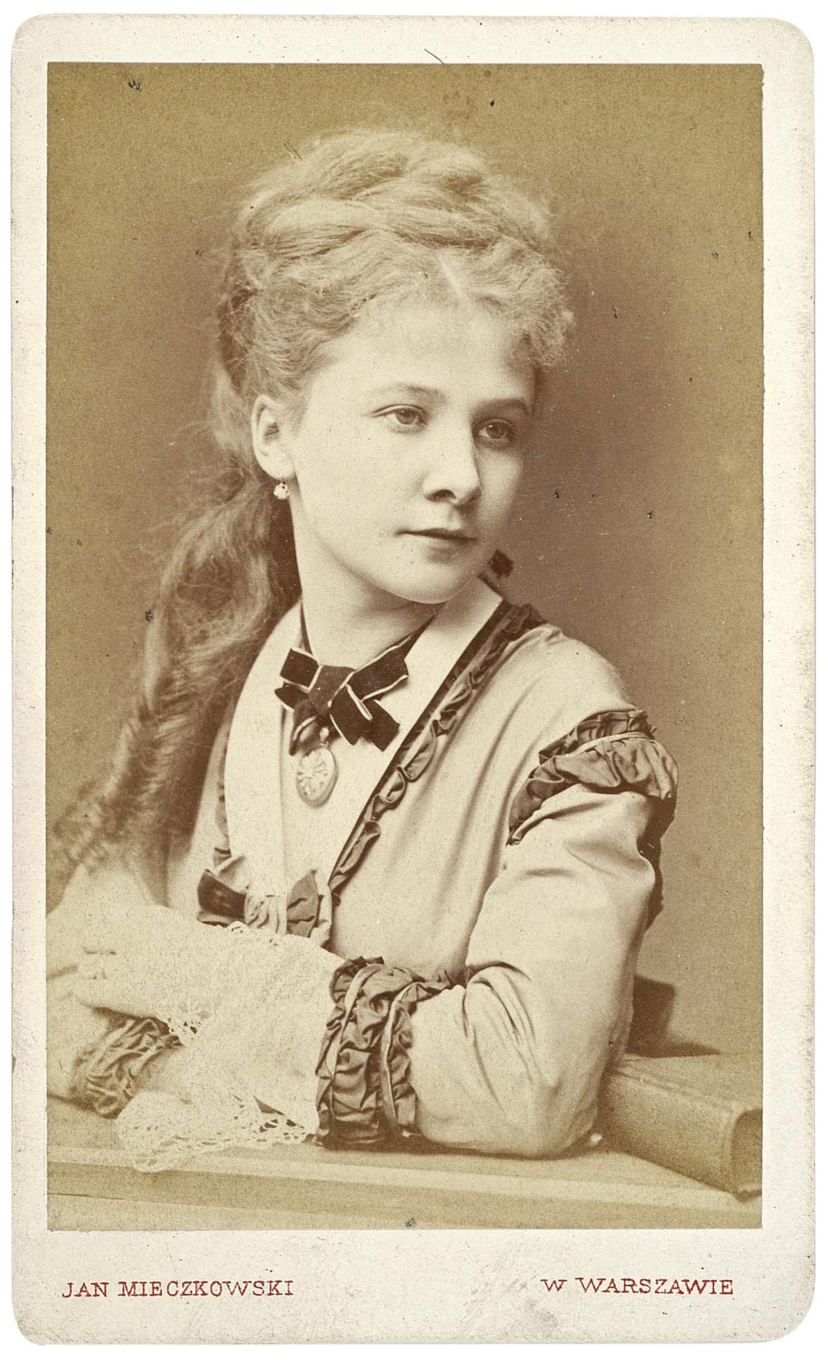 Portret Romany Popiel. Fot. Jan Mieczkowski w Warszawie, ok. 1876. Ze zbiorów BN.